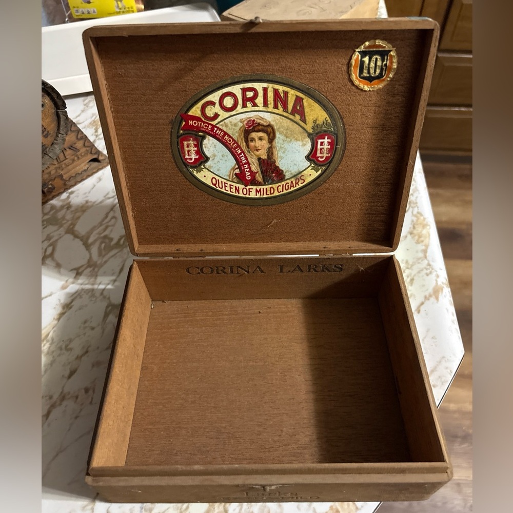 Corina Wooden Cigar Box